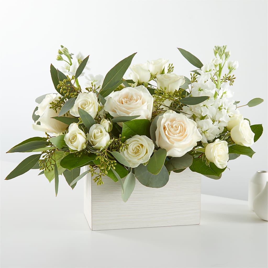 Fresh Linen Box Bouquet – Hlm Floral Events, Los Angeles CA