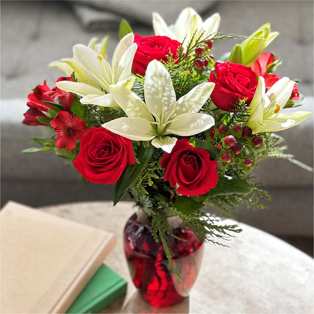 Evergreen Delight Bouquet – Hlm Floral Events, Los Angeles CA
