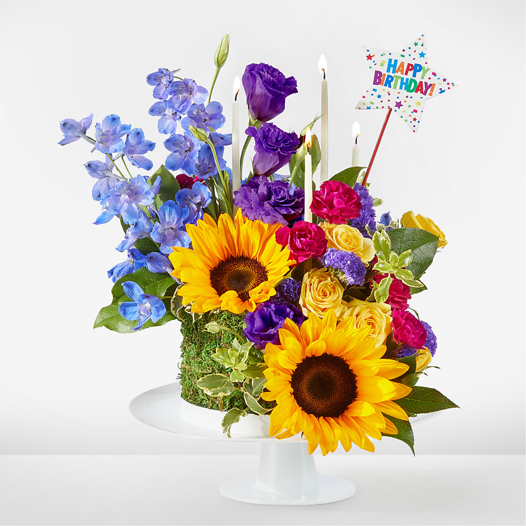 Star of the Day Floral Cake – Hlm Floral Events, Los Angeles CA