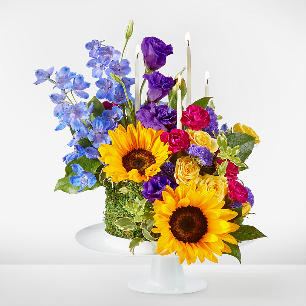 Star of the Day Floral Cake – Hlm Floral Events, Los Angeles CA