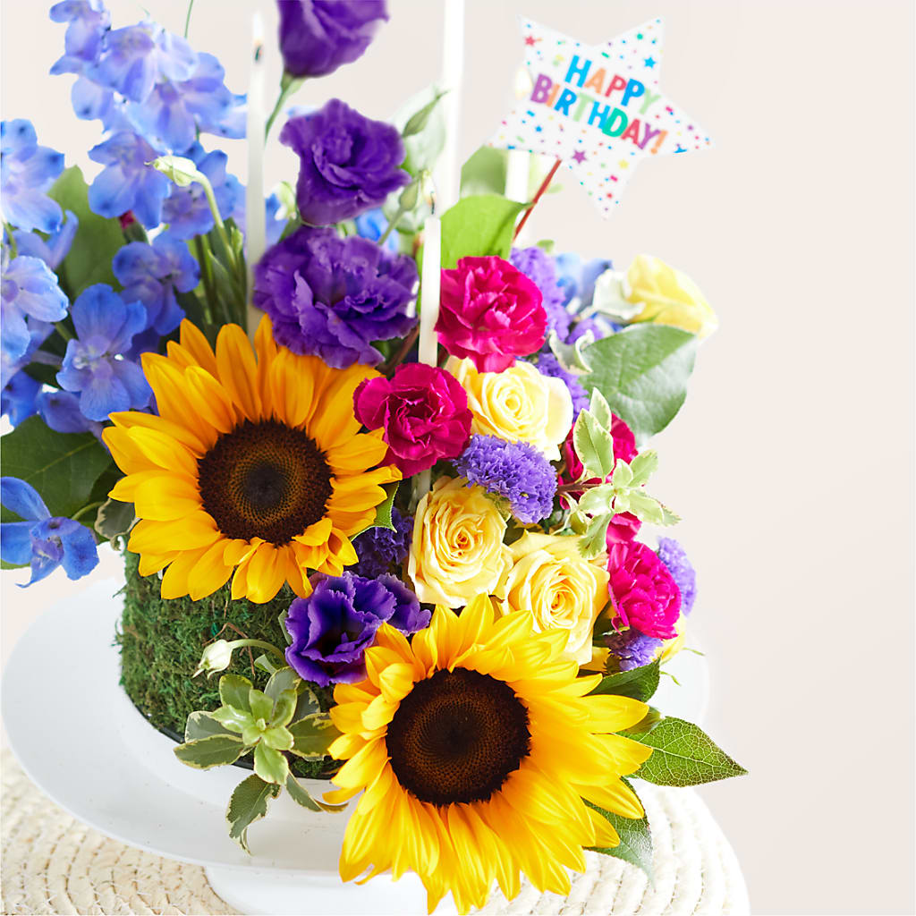 Star of the Day Floral Cake –  Hlm Floral Events, Los Angeles CA