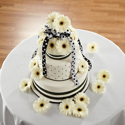 Simple Sophistication Cake Décor –  Hlm Floral Events, Los Angeles CA